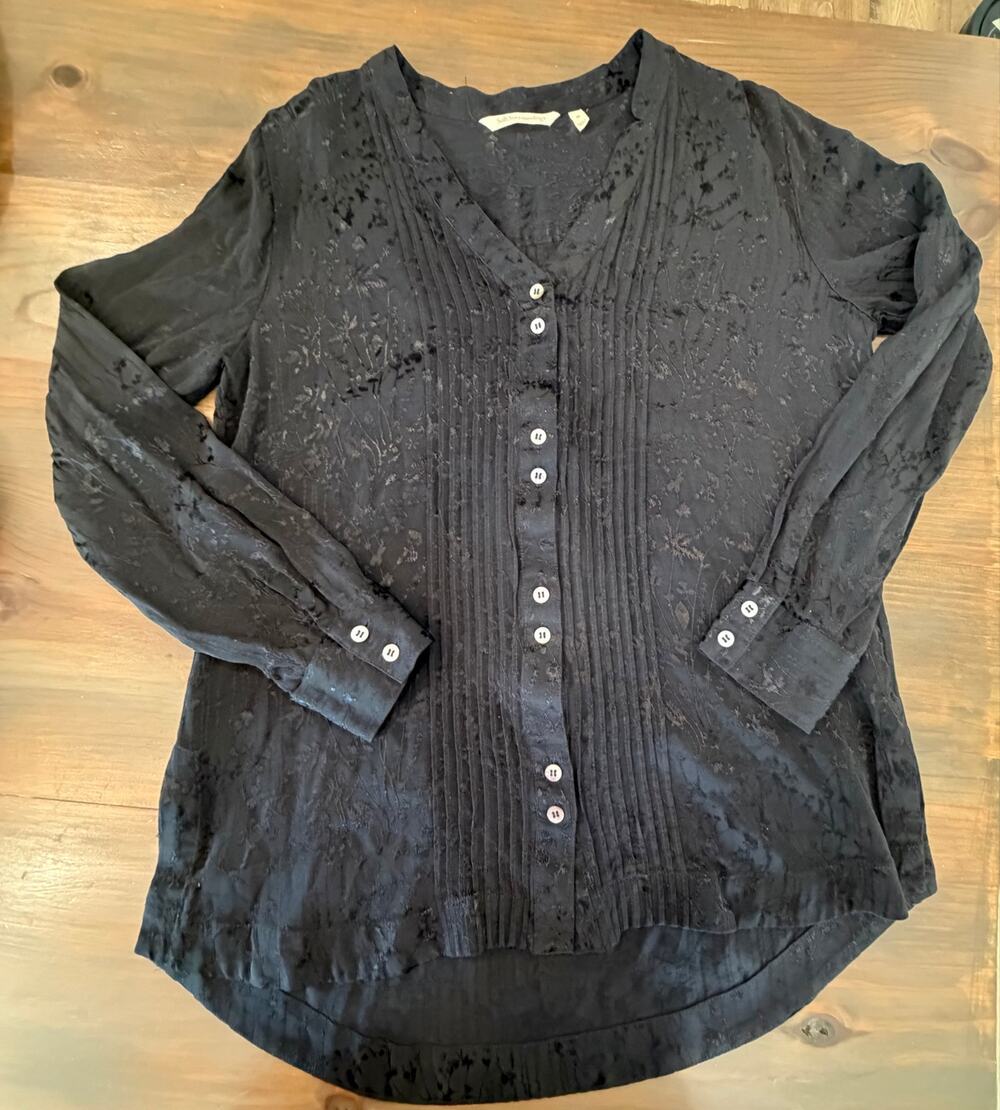 Soft Surroundings Sistine Floral Embroidery Jacquard Pintuck Shirt black medium